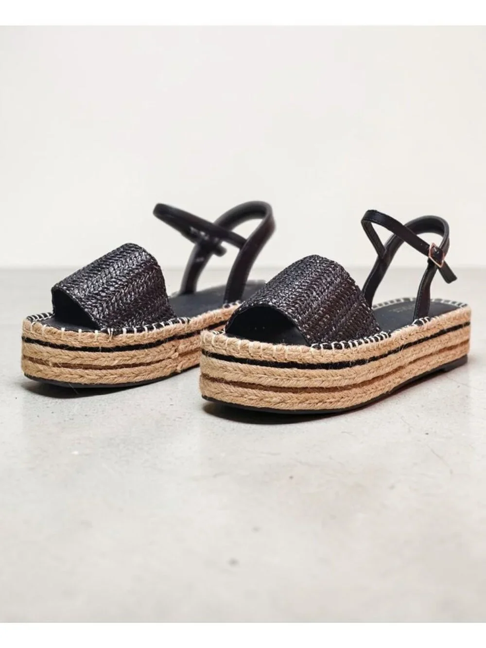 Chase + Chloe Black Woven Straw Platform Sandals With Adjustable Strap Womens Si